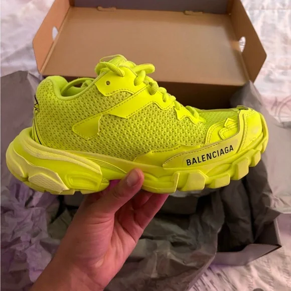 Women’s Balenciaga Bright Yellow Sneakers Size 35 - Picture 3 of 9